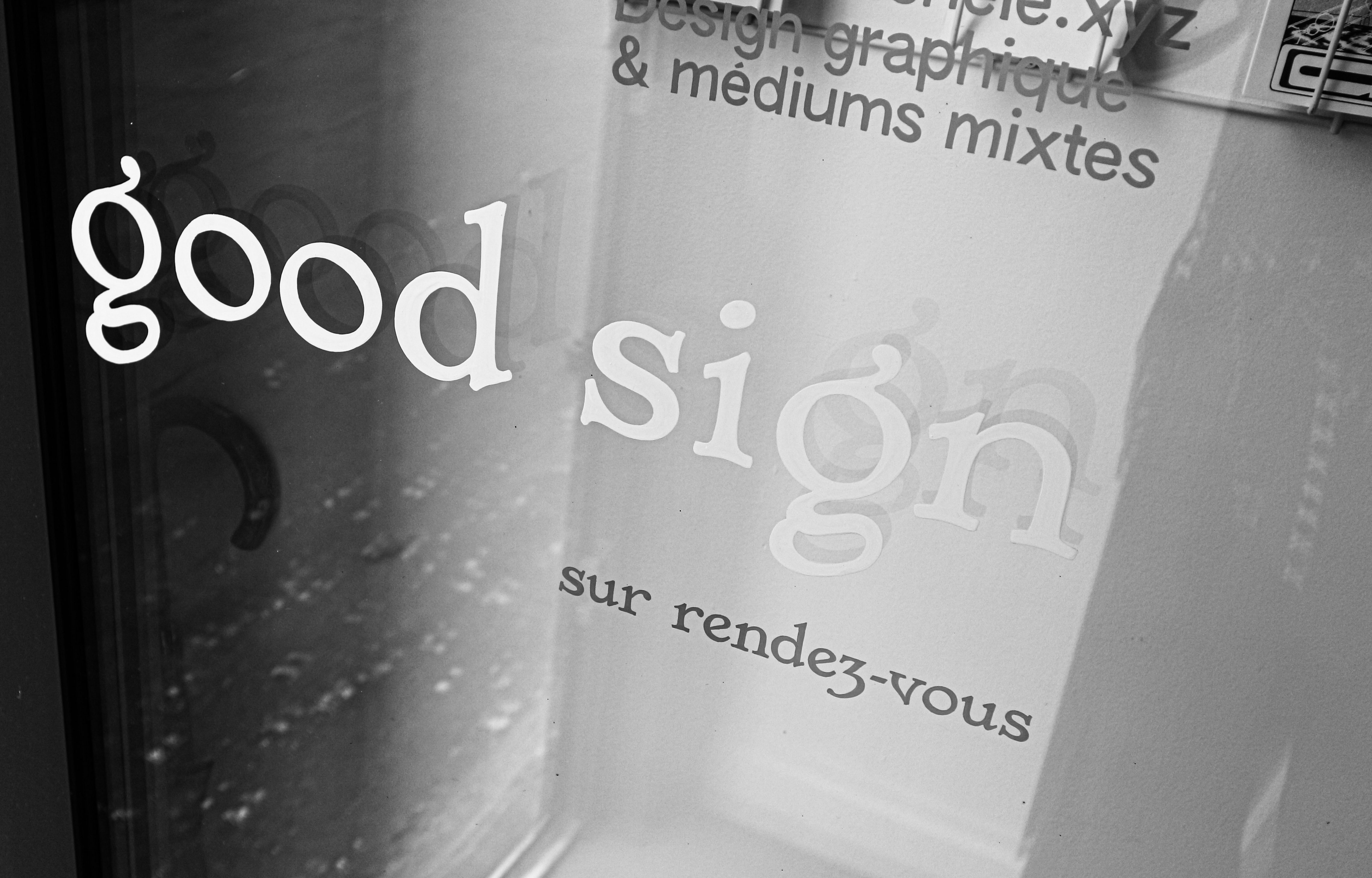 good sign vitrine1